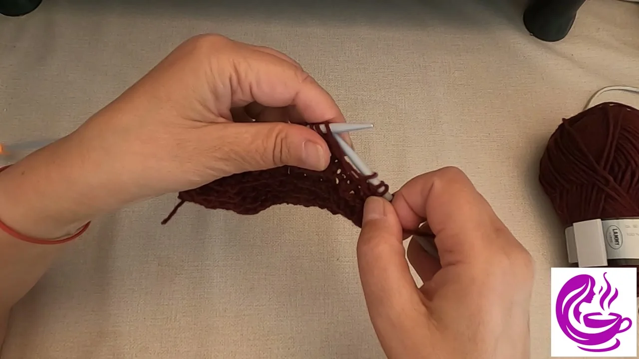 Point grenade au tricot — laine Pelote de laine à tricoter Lammy Yarn Baby Soft Grenat réf 42